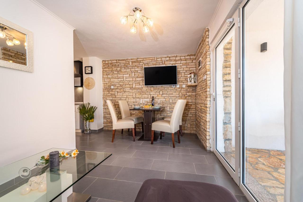 Maia Lena Apartment Jasenice  Exterior photo